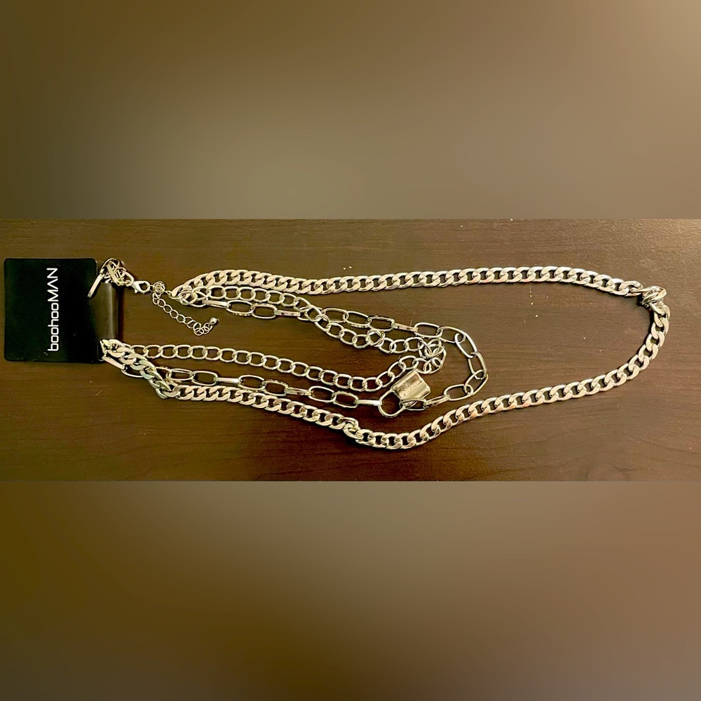 A Chain from BooHooMan
